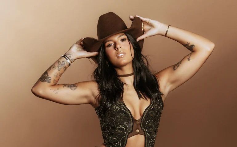 Ana Castela alcançou mais de 199 mil pré-saves com “Fire Arena”
