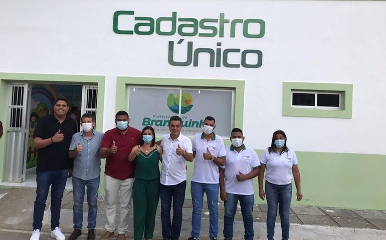 Natal em Branquinha: prefeitura entrega cestas básicas e reforma da sede do CadÚnico