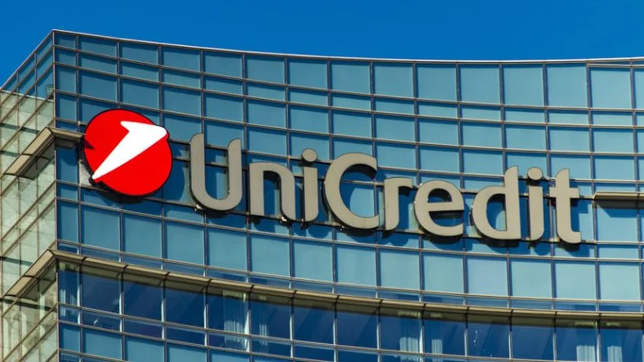 UniCredit amplia participação no banco grego Alpha Bank a 26%