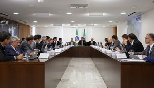 BOLSONARO ASSINA PROJEO ANTICRIME / Foto: Marcos Corrêa/PR