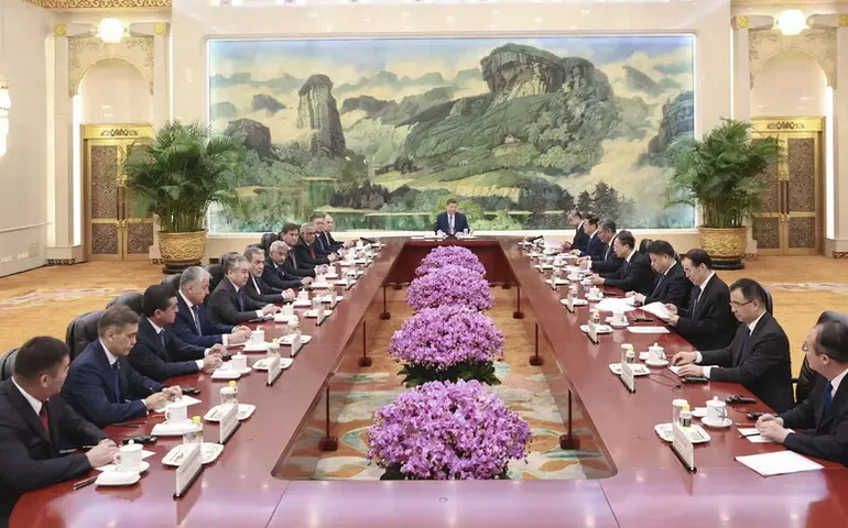 Xi pede 'apoio mútuo' a Lavrov para fortalecer Sul global