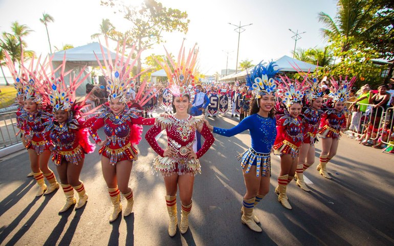 Desfile estudantil celebra os 207 anos de Emancipação Política de Alagoas