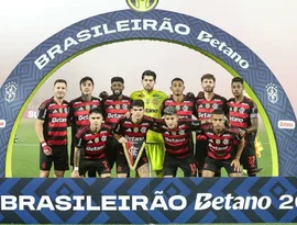 Flamengo e Palmeiras oscilam antes da final da Libertadores e mantêm disputa aberta no Brasileirão