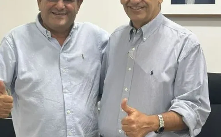 Vereador almoça no Palácio e janta na Prefeitura de Maceió. Como assim?