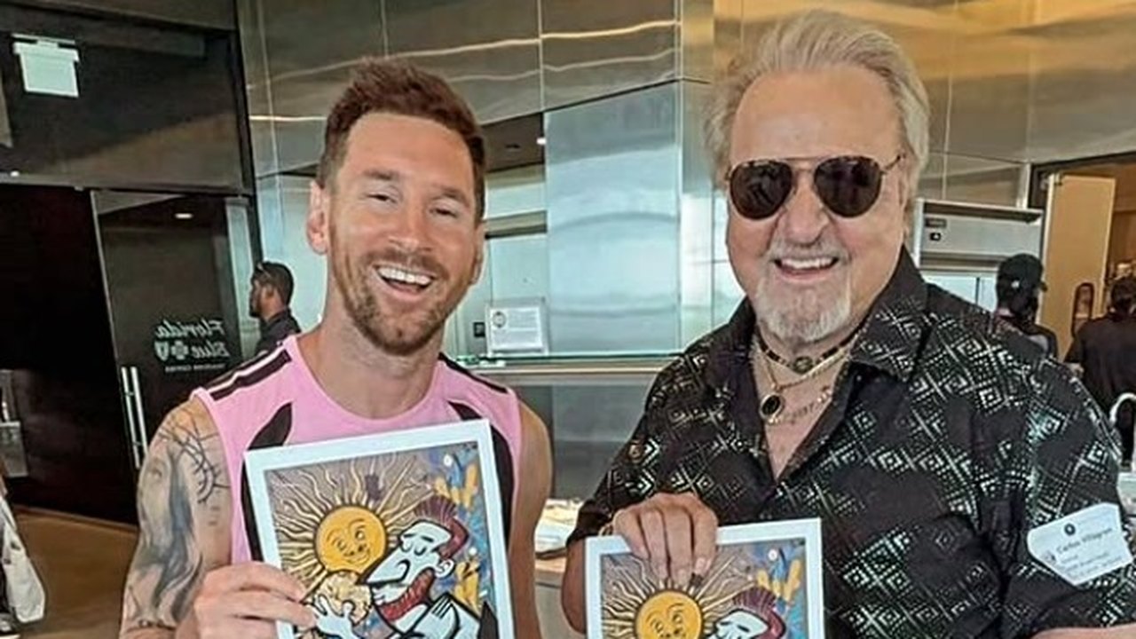 Messi realiza sonho de Carlos Villagrán, o Quico de 'Chaves', e ator agradece: 'Dia mais feliz'
