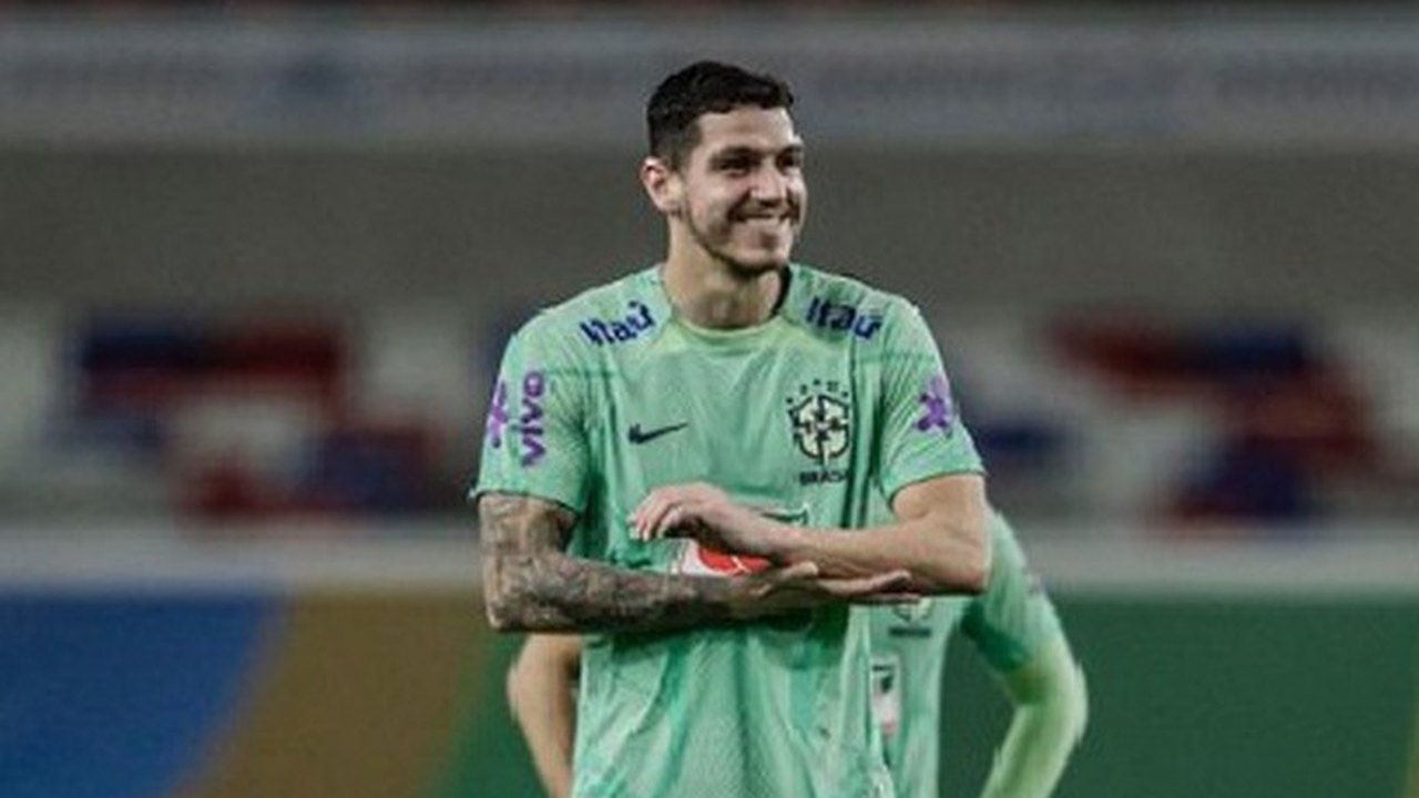 Zagueiro Nino sofre entorse leve e é desconvocado da seleção brasileira