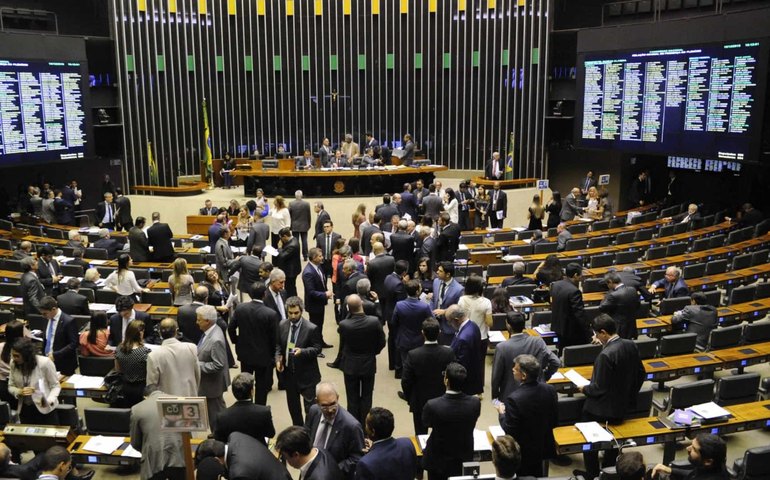 Oito dos nove deputados federais por Alagoas votaram pela aprovação do novo arcabouço fiscal