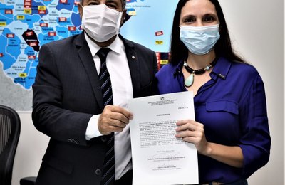 PGJ Márcio Roberto empossa nova analista judiciária do Ministério Público de Alagoas