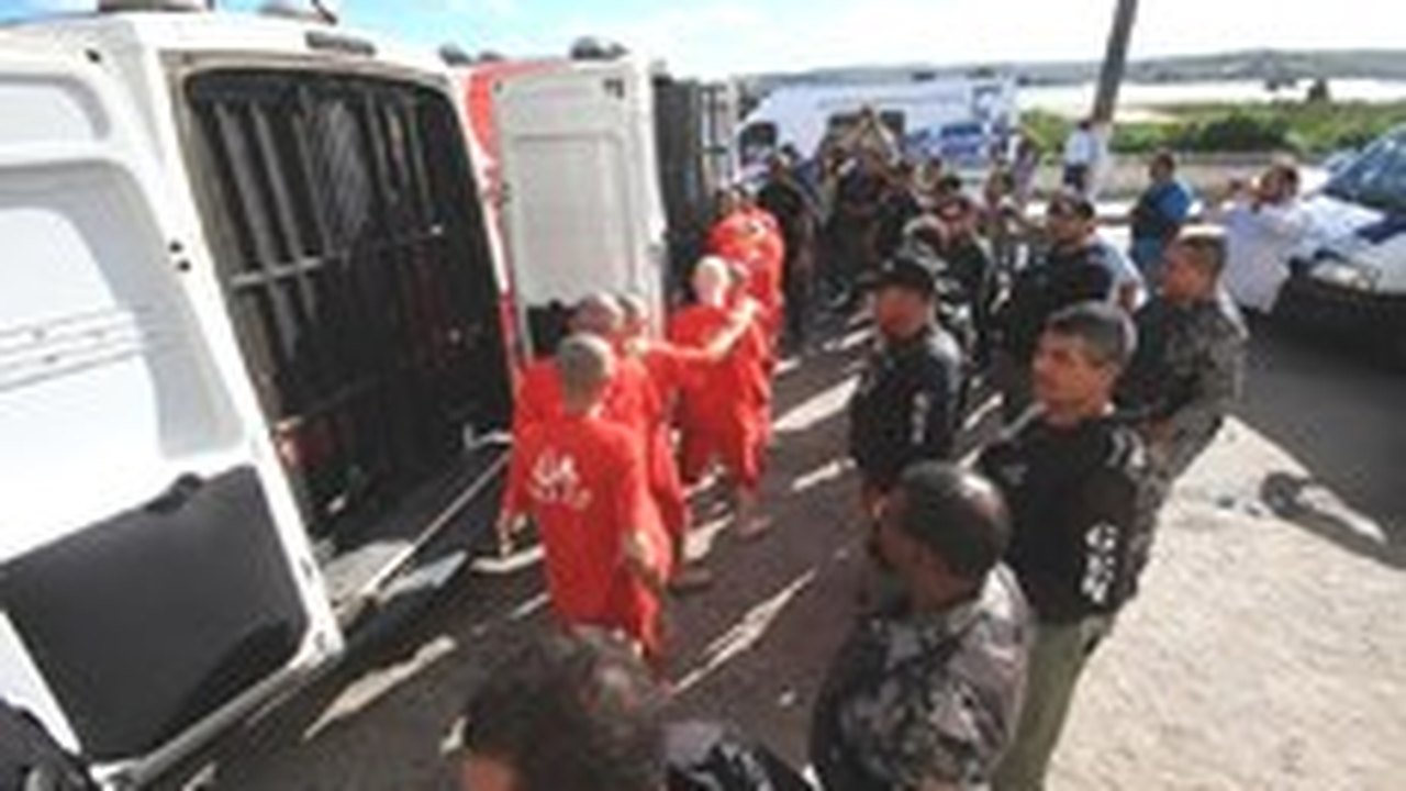 SGAP realiza transferência de custodiados da Delegacia Regional de Penedo