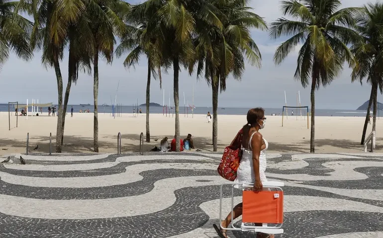 Depois do Flamengo, Praia da Bica deve voltar a ficar limpa no verão de 2027