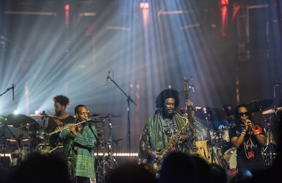Astro Kamasi Washington retorna ao Brasil para três megashows