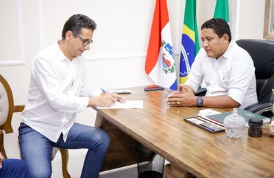 Júlio Cezar transfere comando do governo para Dr Márcio Henrique em Palmeira