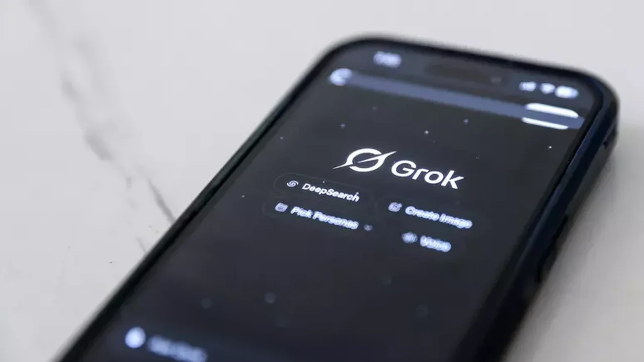 Agência britânica abre investigação contra Grok por deepfakes sexuais
