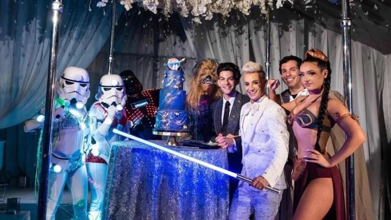 Irmão de Ariana Grande se casa com ator em casamento temático de Star Wars