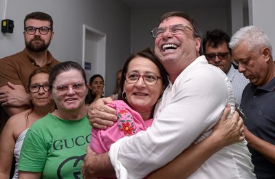 Prefeito Luciano Barbosa se emociona ao realizar antigo sonho da Baixa Grande com novo 2º Centro de Saúde