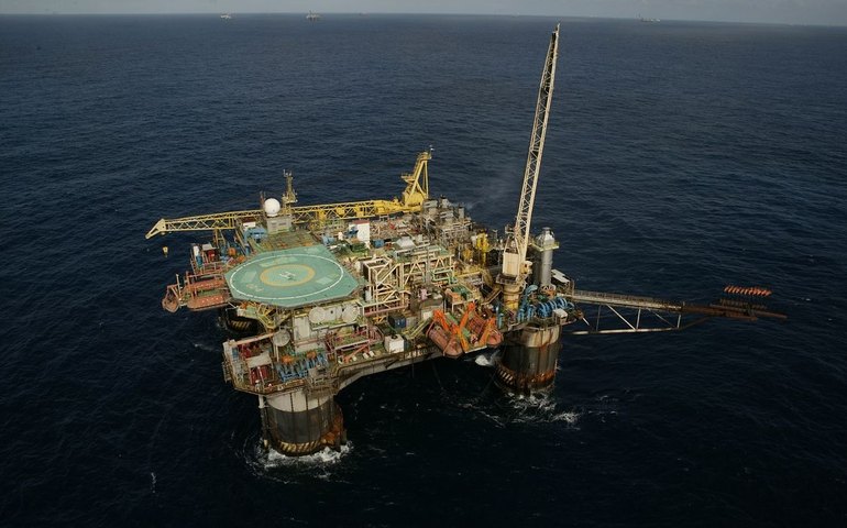Chevron diz a autoridades que deve continuar bombeando petróleo na Venezuela