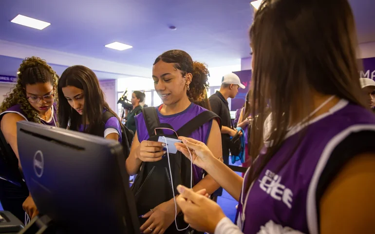 CIEE reúne mais de 150 vagas de estágio e amplia acesso ao primeiro emprego em Goiás