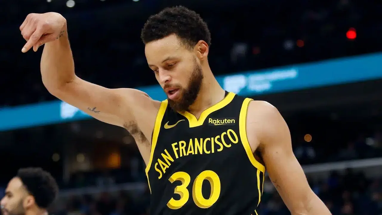 Auxiliar é internado em emergência e NBA adia jogo entre Warriors e Jazz
