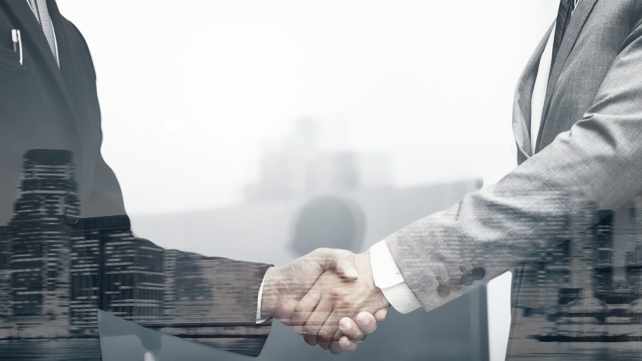 Como se dá o processo de aquisição e expansão de franquias?