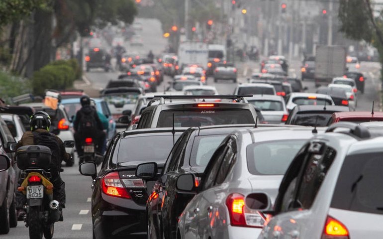 SP tem 3 km de congestionamento no horário de pico no período da manhã
