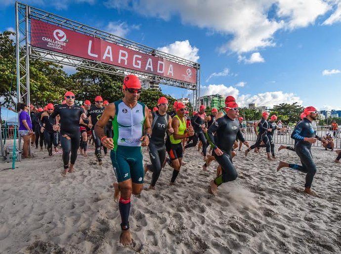 Competição de triathlon movimenta economia de Maceió