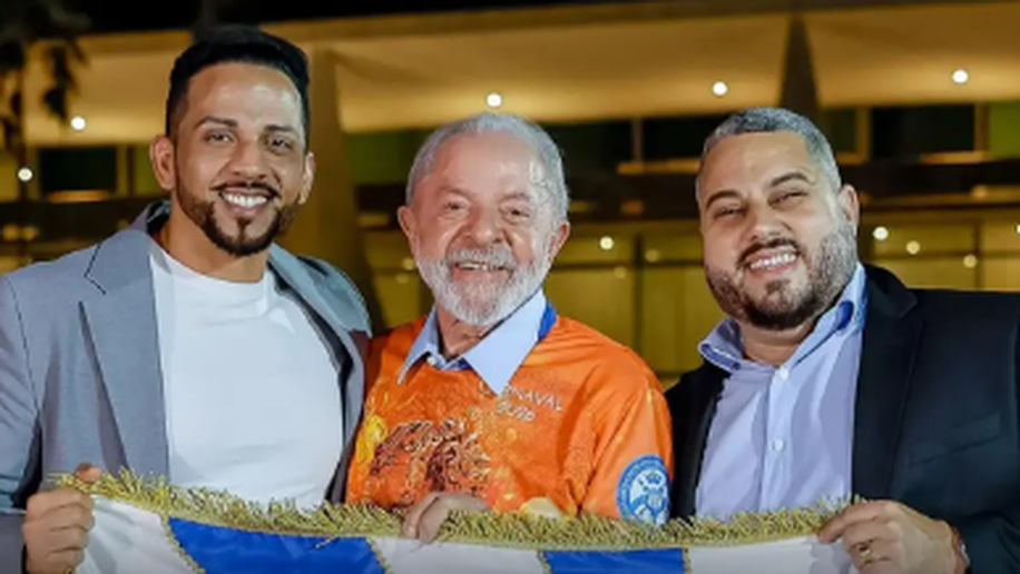 Mãe de Lula “canta” no samba-enredo da Acadêmicos de Niterói