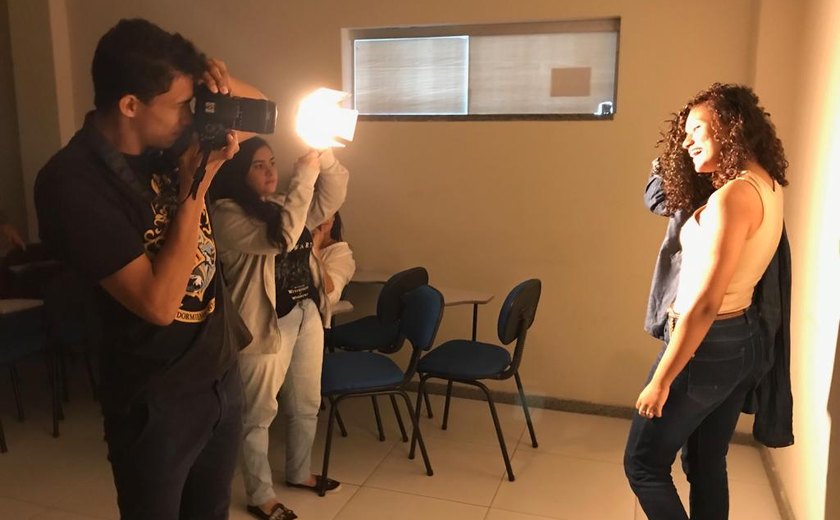 Seprev promove oficina de fotografia com adolescentes do bairro do Jacintinho