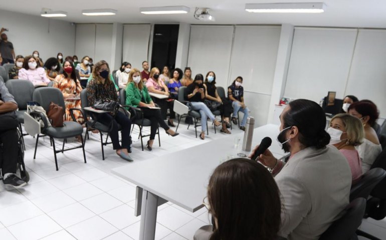 Educação encerra ciclo de formação continuada com psicólogos da rede municipal de ensino