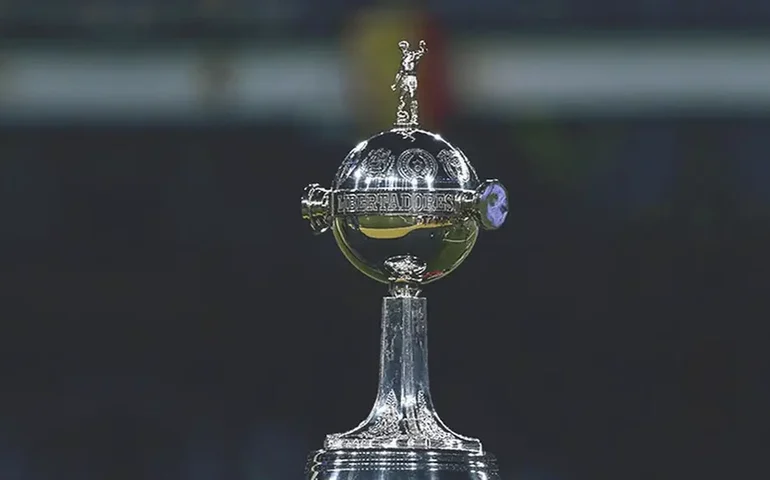 Troféu da Libertadores é renovado e ganha espaço para os próximos oito campeões