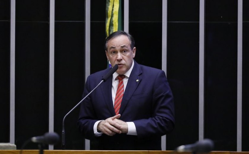 Proposta de emenda à Constituição permite ao Congresso suspender decisão do Supremo