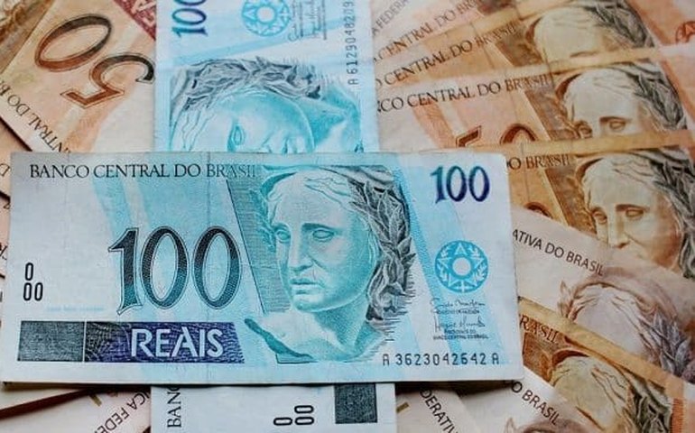 Câmbio: manhã positiva no exterior favorece o real