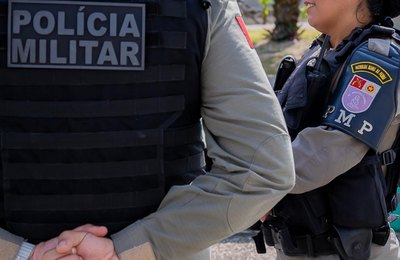Polícia Militar desarticula refinaria de cocaína e prende casal no bairro do Santos Dumont