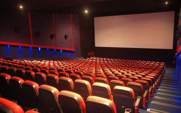 Quase metade dos brasileiros vive em cidade sem sala de cinema, diz pesquisa