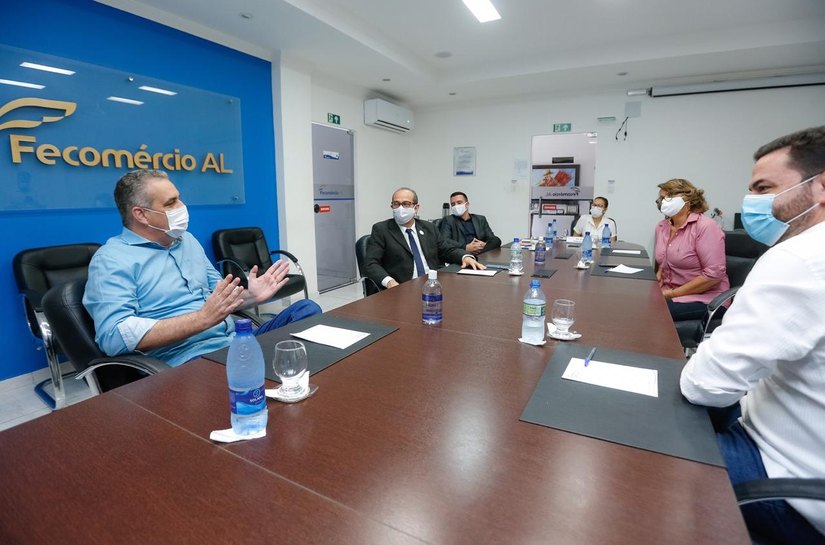 Alfredo Gaspar discute parceria com Sistema S para educação profissionalizante