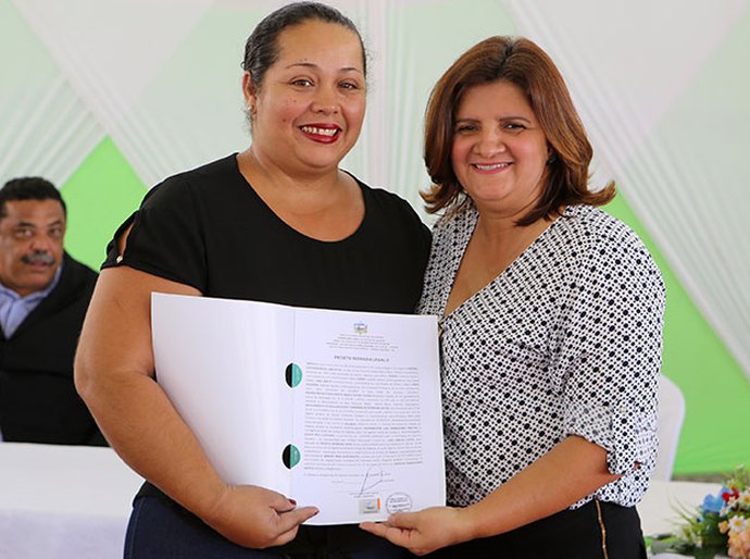 Moradia Legal II: sertanejos recebem os últimos documentos da 1ª etapa