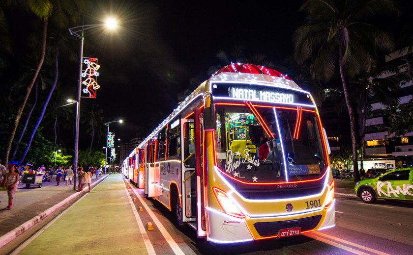 Maceioenses e turistas terão ônibus de graça para conhecer iluminação de Natal na orla marítima