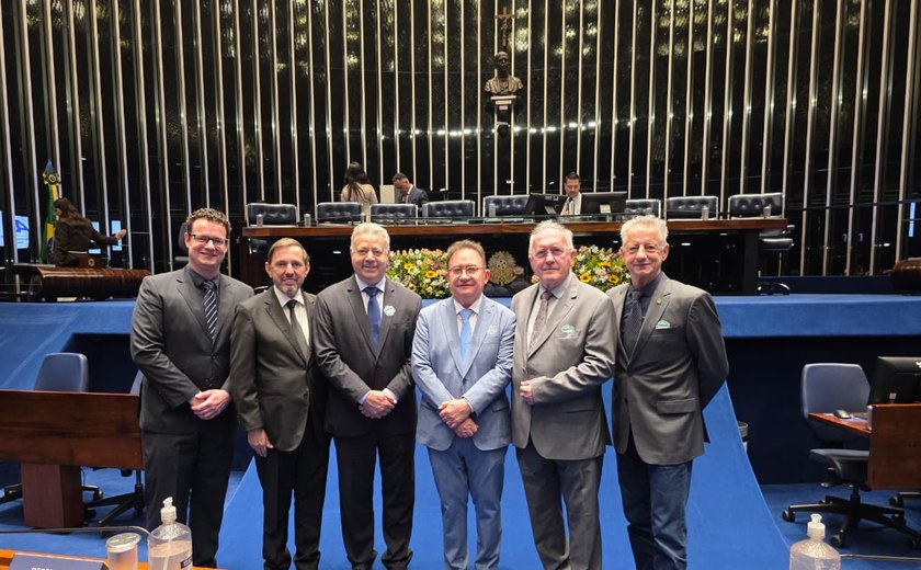 Foz participa de homenagem aos 89 anos da ABIH no Senado