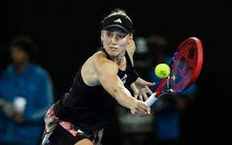 Sabalenka supera trauma e estreia com vitória em dia com chuva e atraso em Miami; Gauff arrasa