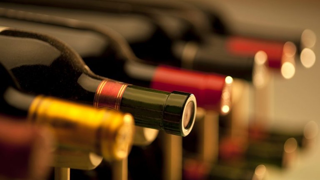 64% dos brasileiros não consumiram álcool em 2025; adultos entre 18 e 34 anos são os mais abstinentes; veja novo levantamento no país