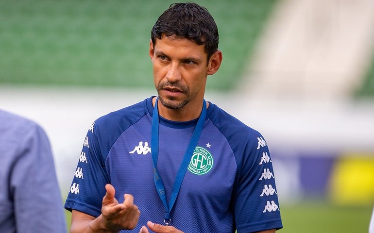 Guarani oficializa Claudinei Oliveira como técnico para sequência do Paulistão