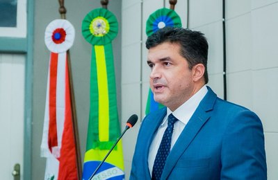 Rui Palmeira protocola projeto de lei para restabelecer isenção automática de IPTU a famílias do “Minha Casa, Minha Vida” em Maceió