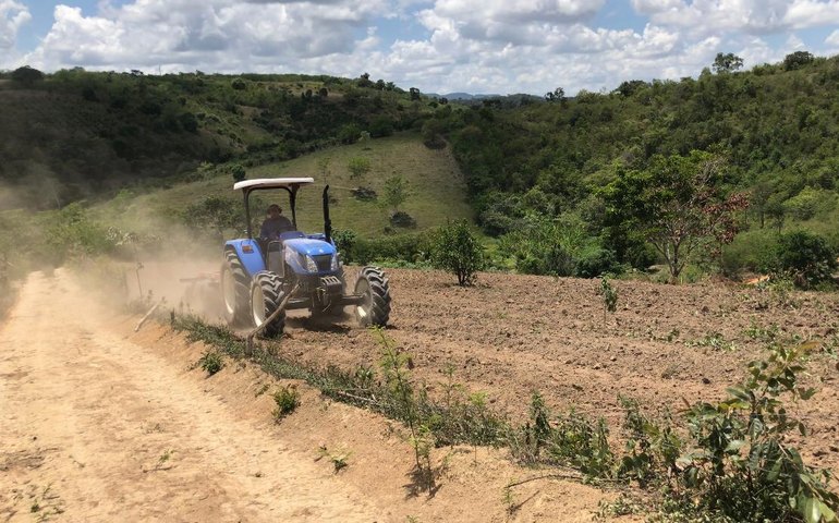 Prefeitura de Branquinha inicia recuperação de estradas da Zona Rural