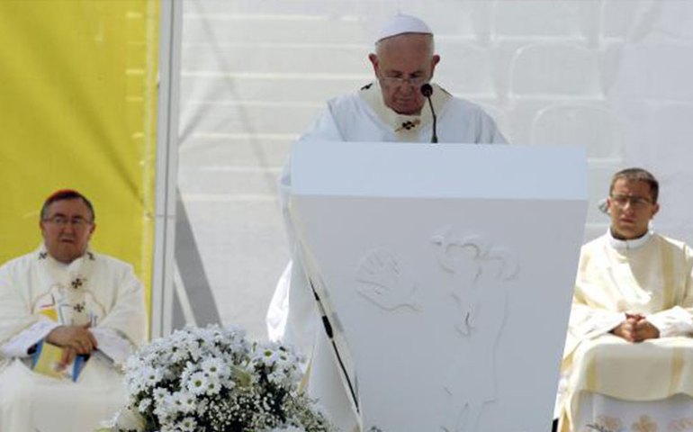 Papa: divorciados que voltam a se casar não devem ser excomungados