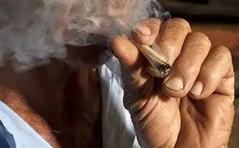 Cigarro de palha é menos prejudicial que o industrializado?   