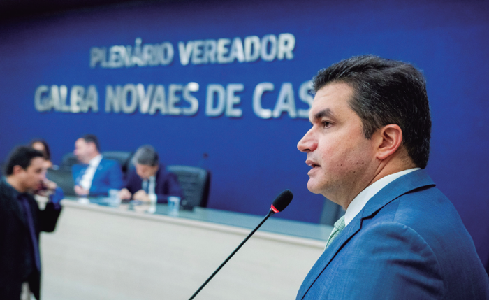 Oposição ao prefeito JHC, Rui Palmeira está na mira dos vereadores governistas