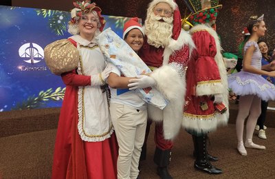 Estudantes da rede estadual são presenteados na Campanha Natal Solidário da Esmal