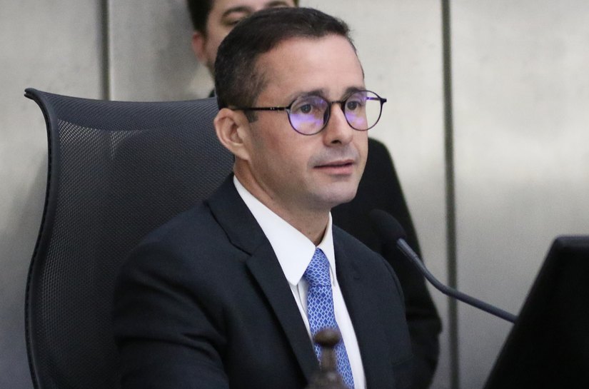 Bruno Toledo parabeniza Cajueiro pelos 66 anos de emancipação política