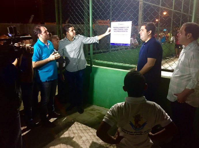 Prefeito Rui Palmeira reinaugura Centro Esportivo em Fernão Velho