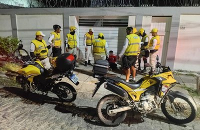 Ronda no Bairro prende dois suspeitos de assalto no Corredor Vera Arruda, em Maceió