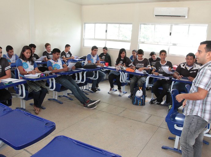 Escolas da rede estadual participam de pré-testes do MEC para o Enem